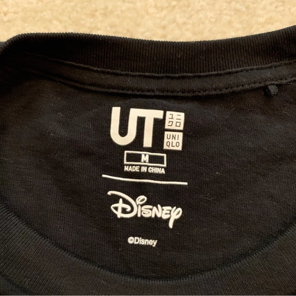 Disney Lion King Uniqlo Lot of 2 T-Shirts Mens Size M Black Gray Simba Scar King - Picture 5 of 12